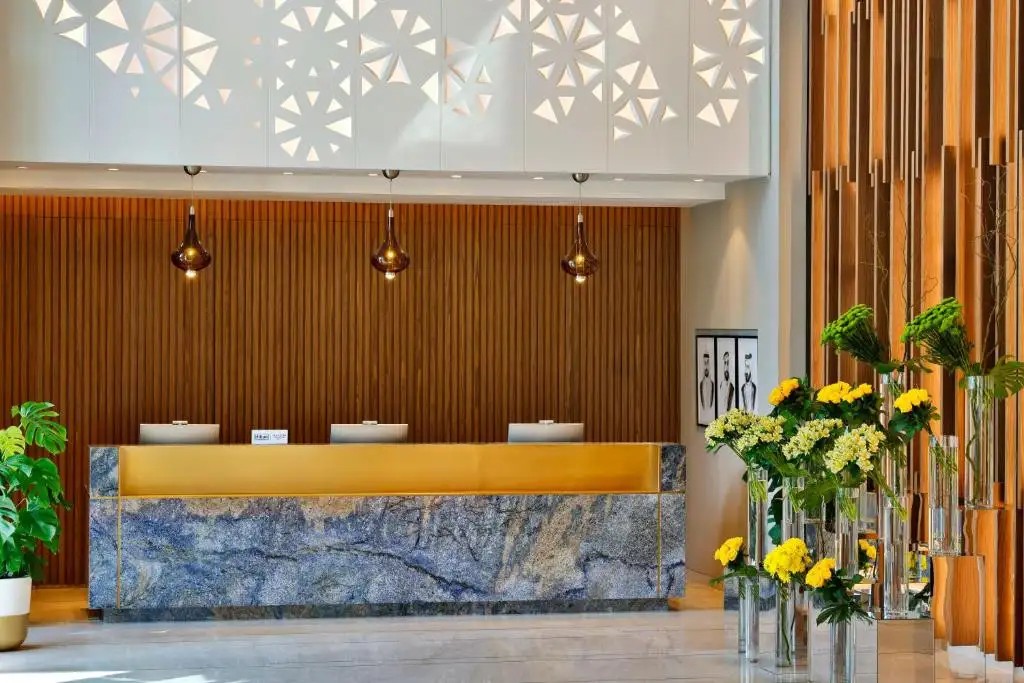 TUMBI HOTEL DUBAI THE PALM TAPESTRY COLLECTION BY HILTON