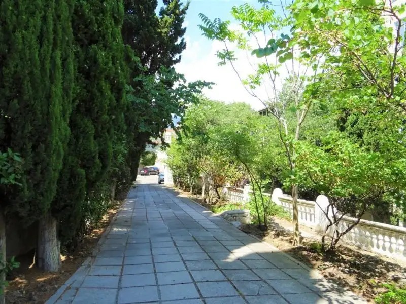 КИПАРИСОВАЯ АЛЛЕЯ