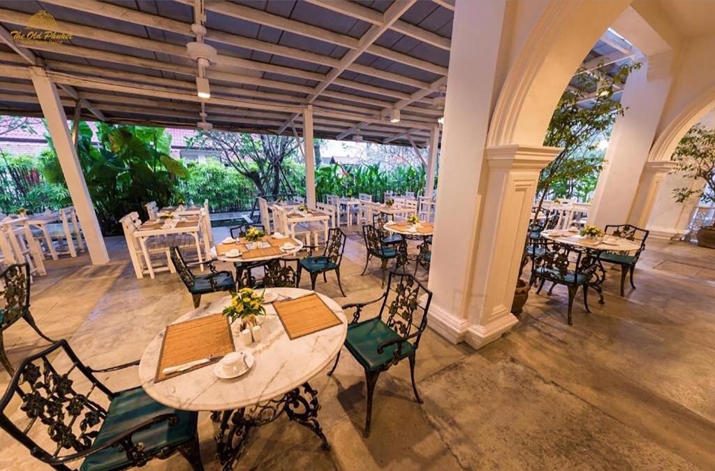 THE OLD PHUKET KARON BEACH RESORT