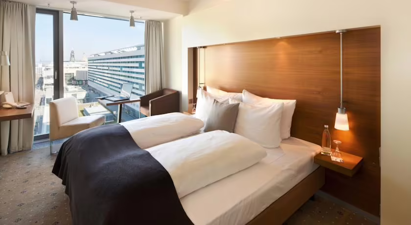 PULLMAN DRESDEN NEWA