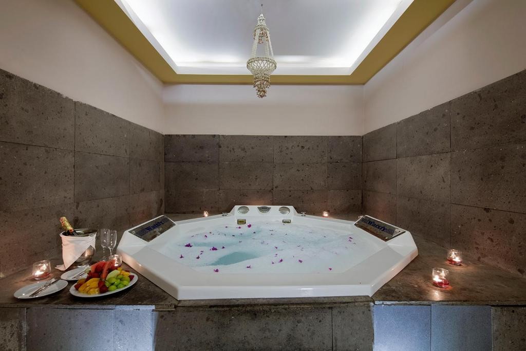GRAND RING