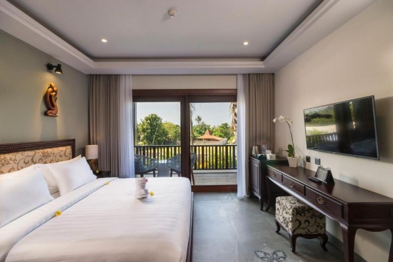 suite pool view