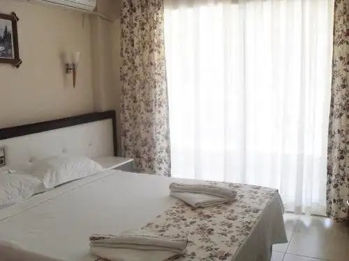 MONI HOTEL