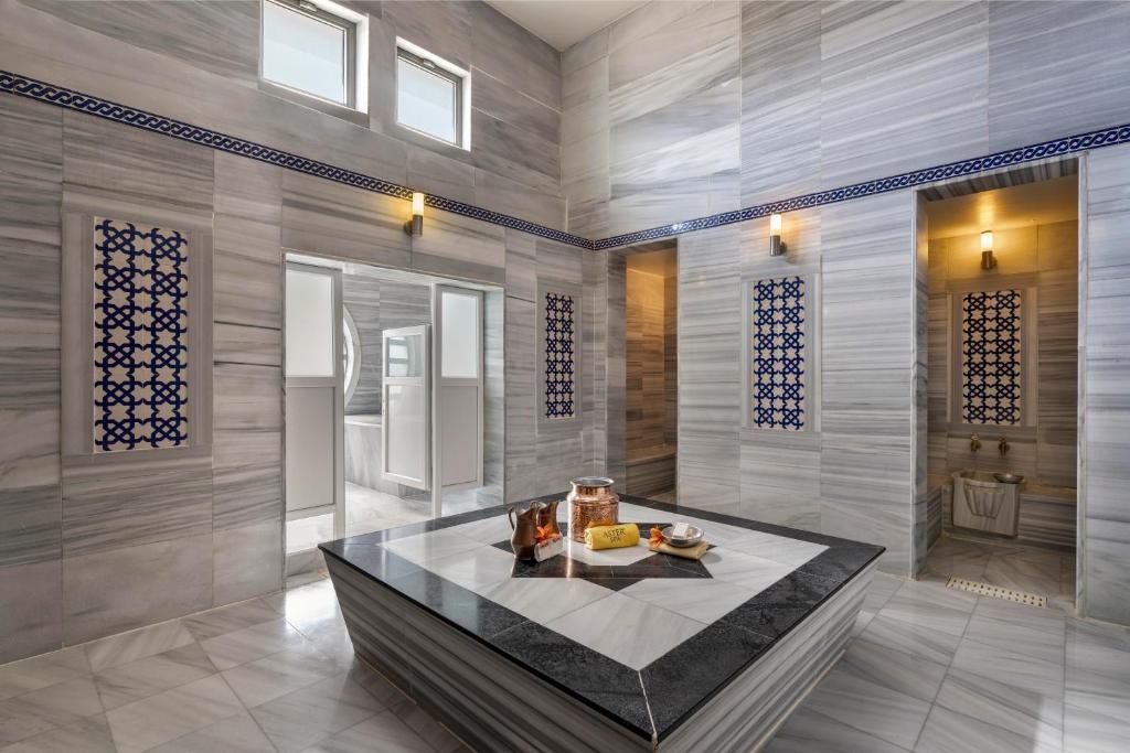 LIMAK LARA DE LUXE HOTEL & RESORT