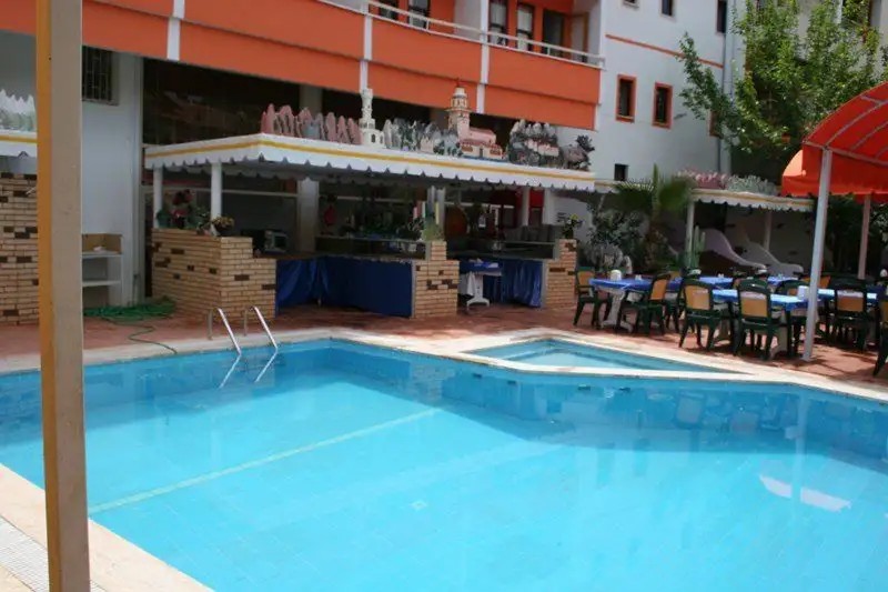 ARIKAN PARK (EX.MOJNA HOTEL)
