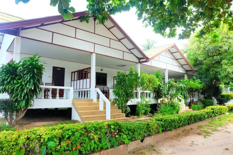 BAY BEACH RESORT (EX. CHOENG MON BEACH HOTEL & SPA)