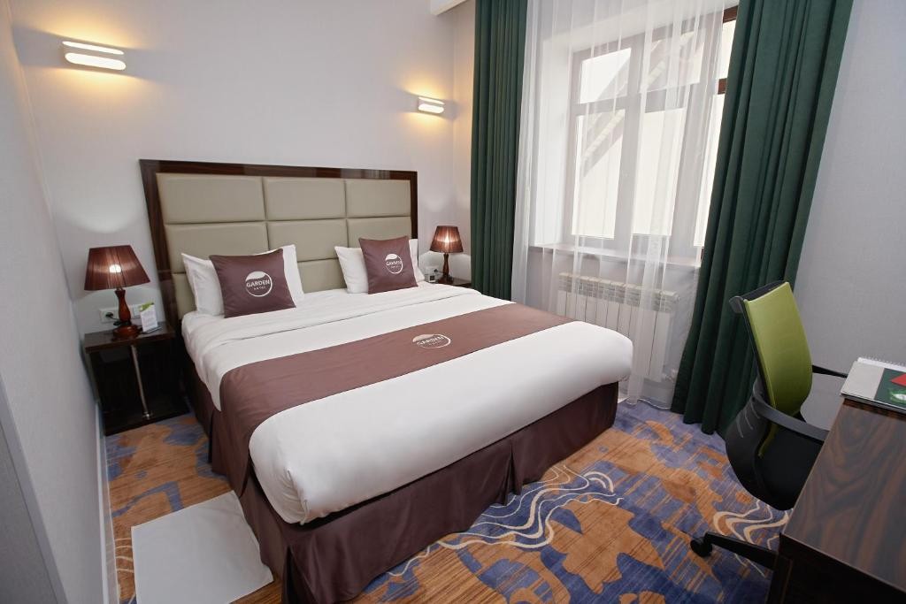 GARDEN HOTEL