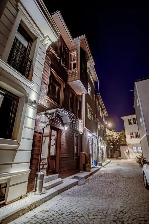 VIOLIN BOUTIQUE HOTEL