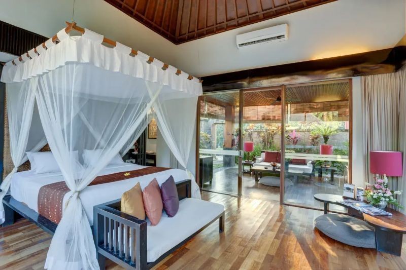 1 bedroom lagoon pool villa