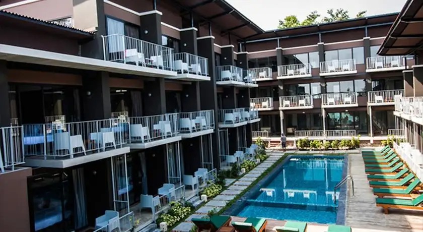 LA LUNE BEACH RESORT