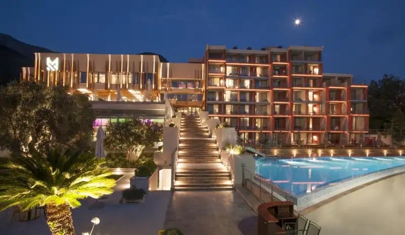 MAESTRAL RESORT & CASINO