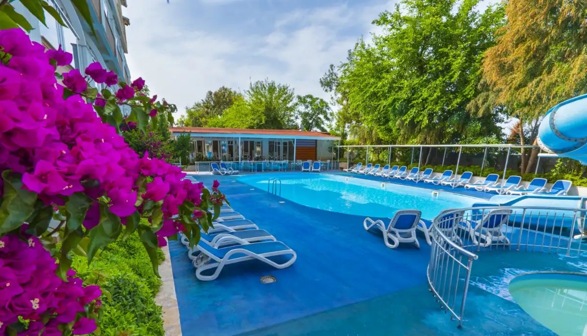 APERION BEACH (EX. SEA PARADISE)