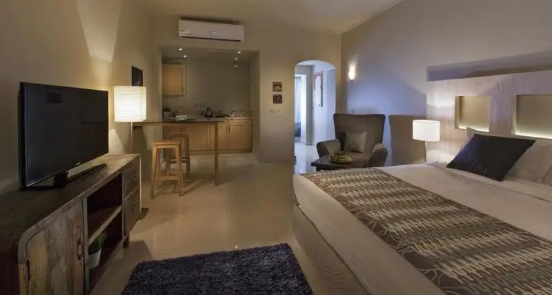 AZZURRA SAHL HASHEESH