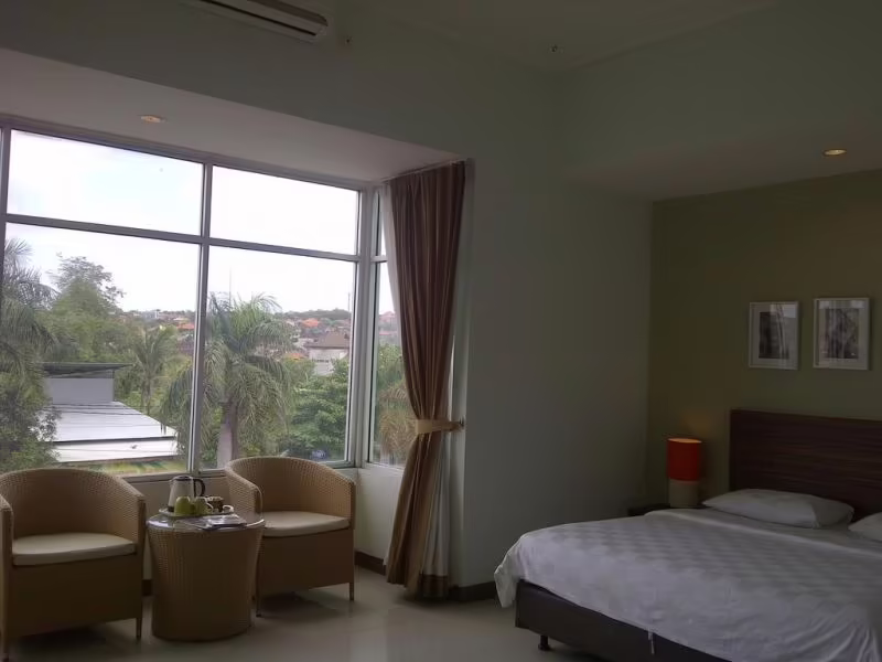 STUDIO INN