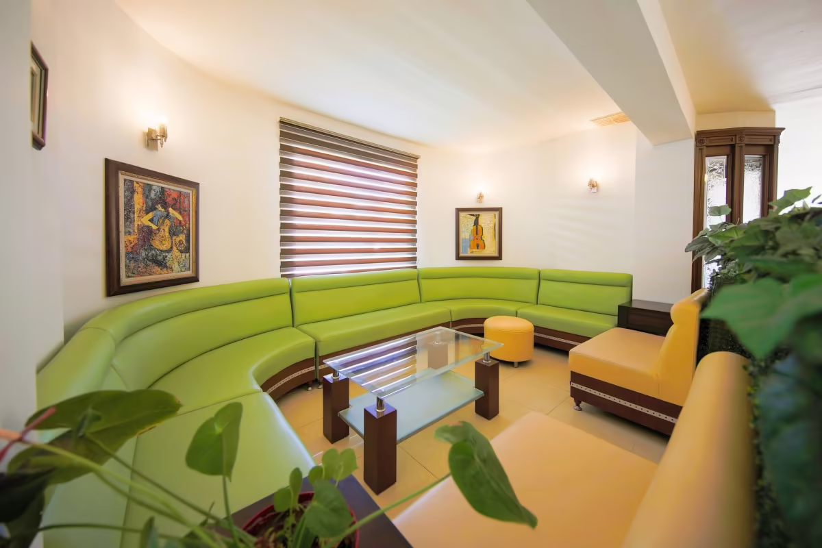 MAY GARDEN CLUB HOTEL