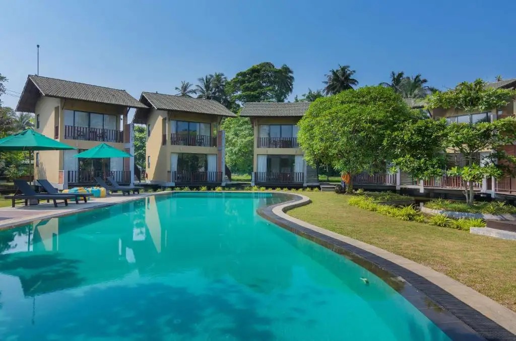 SOUTH LAKE RESORT