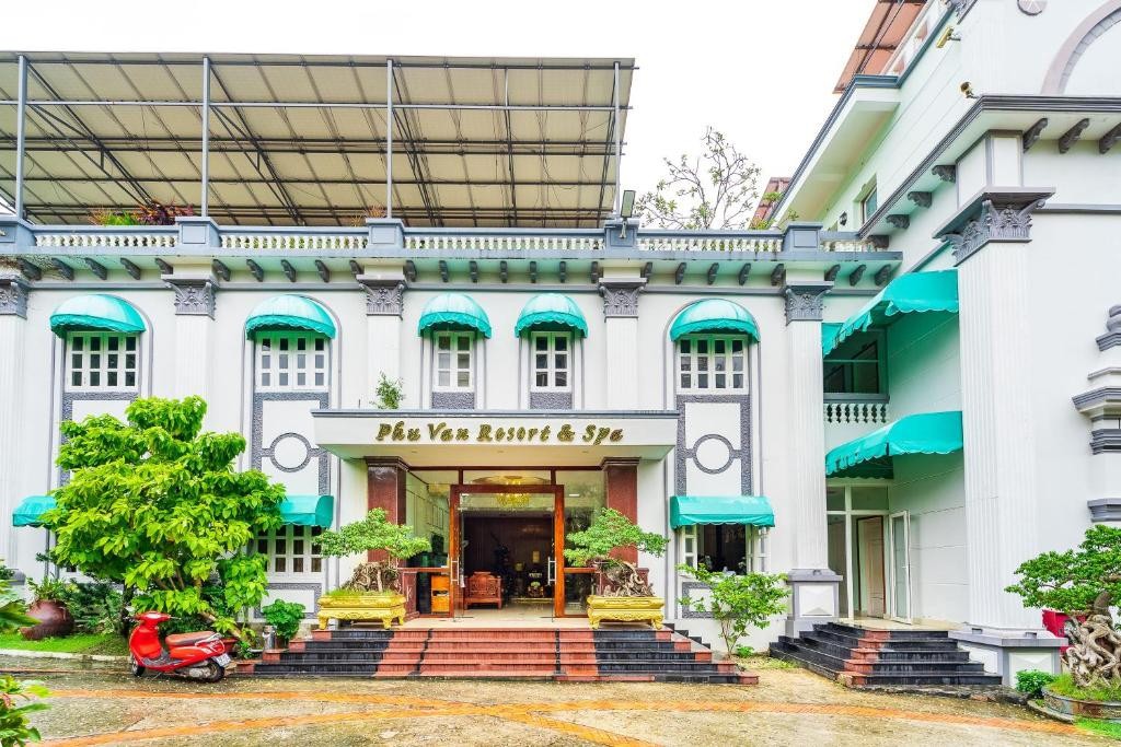 PHU VAN RESORT & SPA