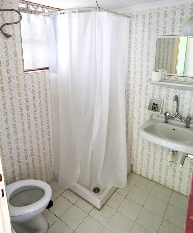 AIGINA KARYATIDES HOTEL