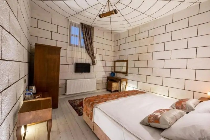 MESKEN CAVE SUITES