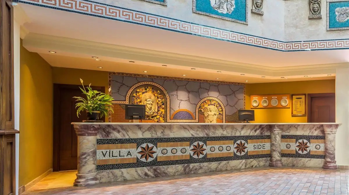 VILLA SIDE