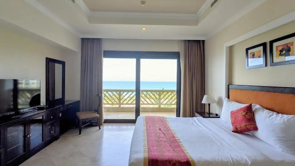 OLALANI RESORT & CONDOTEL
