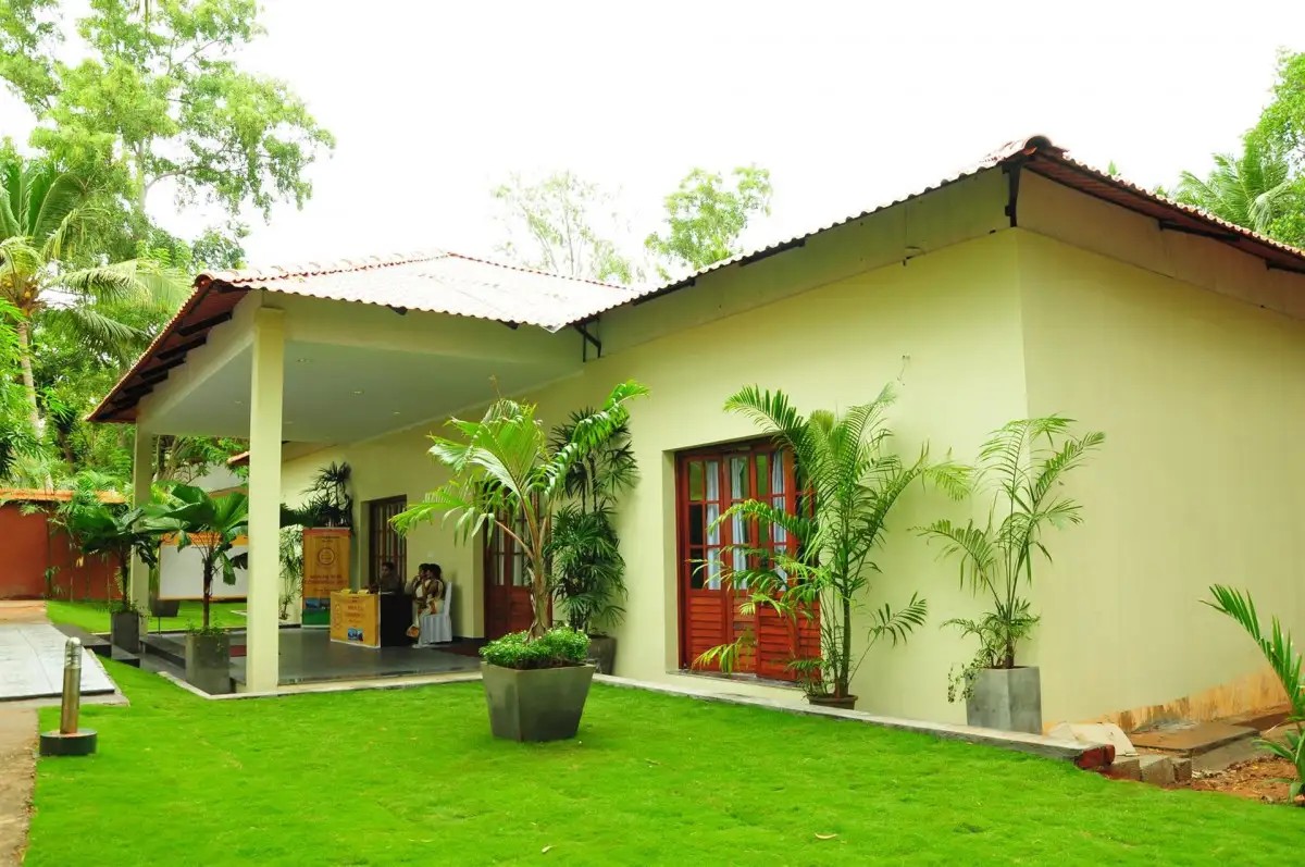 POOVAR ISLAND RESORT