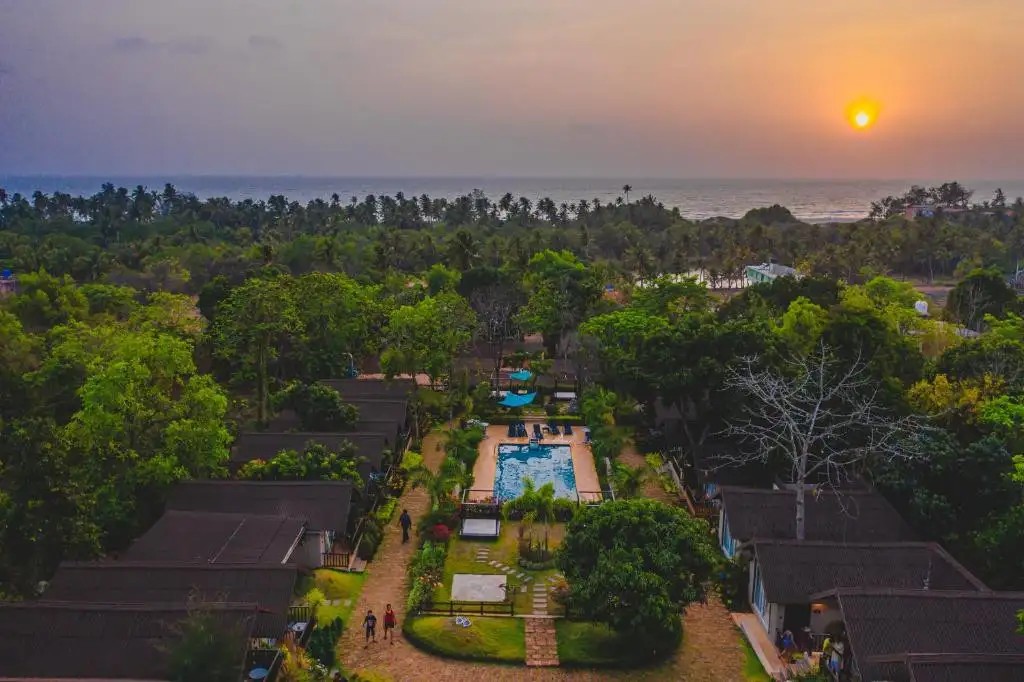 STONE WOOD RESORT & SPA