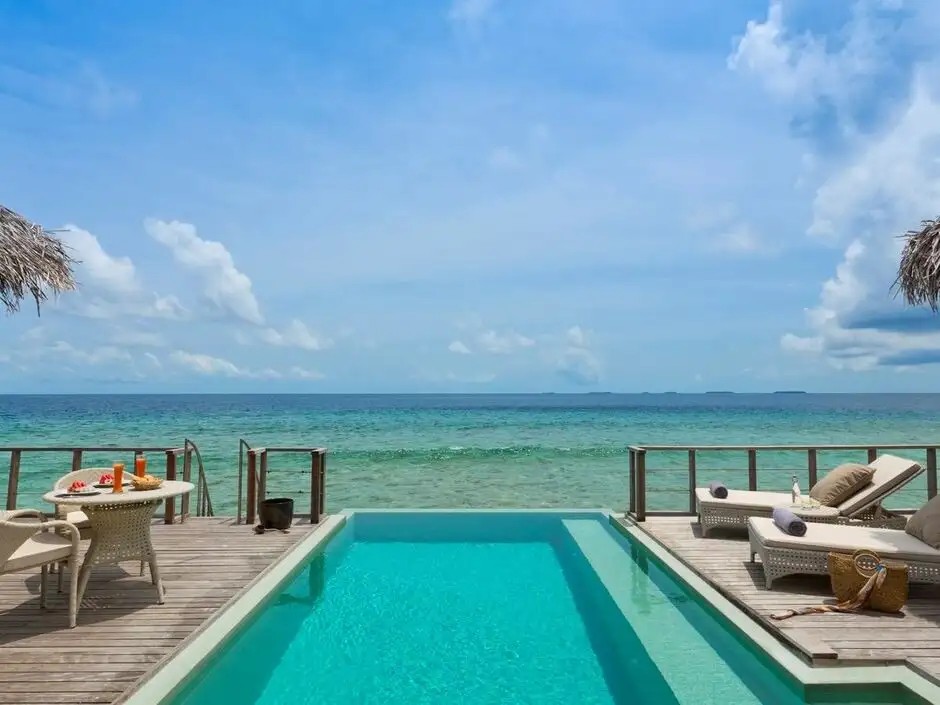 DUSIT THANI MALDIVES
