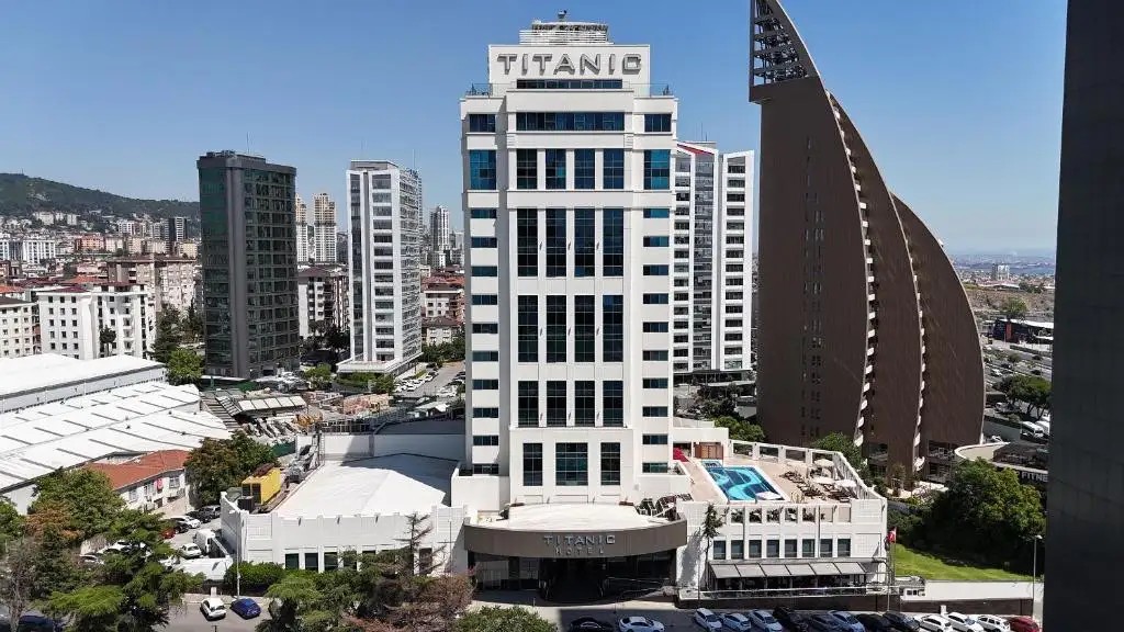 TITANIC BUSINESS KARTAL