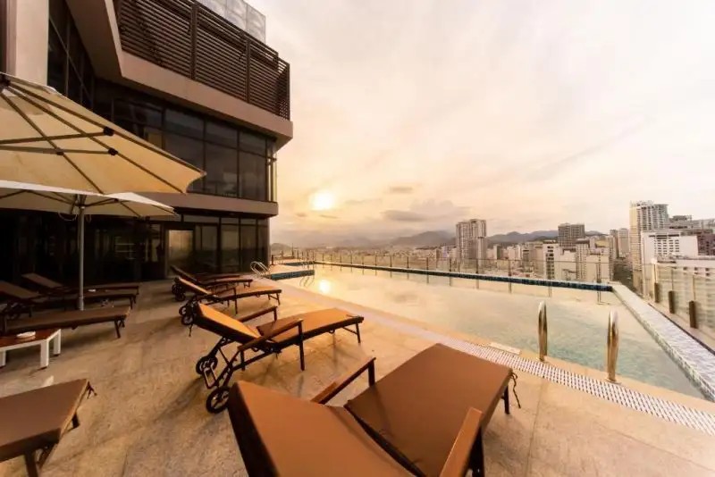 STAY 7 INTERNATIONAL HOTEL