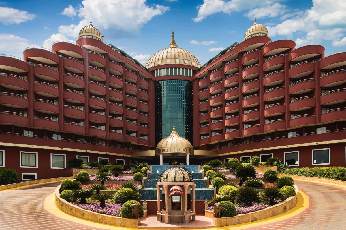 DELPHIN PALACE DELUXE COLLECTION