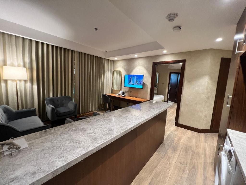CITY SEASONS SUITES