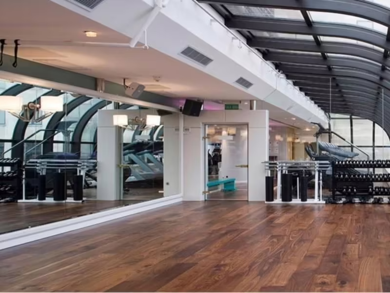 JUMEIRAH CARLTON TOWER