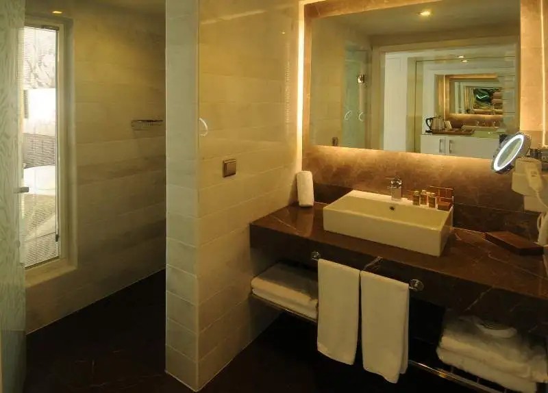 SENTIDO GOLDEN BAY