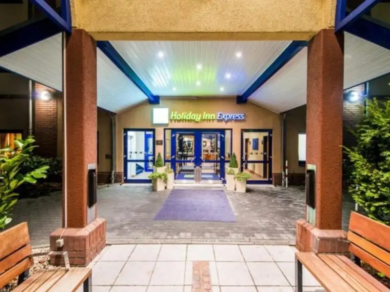 HOLIDAY INN EXPRESS COLOGNE TROISDORF