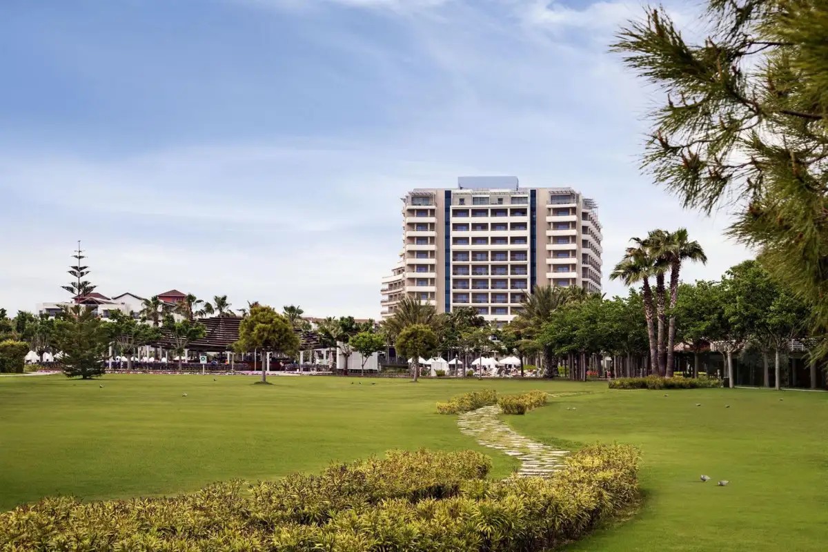 LARA BARUT COLLECTION