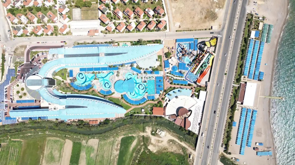 CRYSTAL ADMIRAL AQUA COLLECTION (EX. CRYSTAL ADMIRAL RESORT SUITES & SPA)