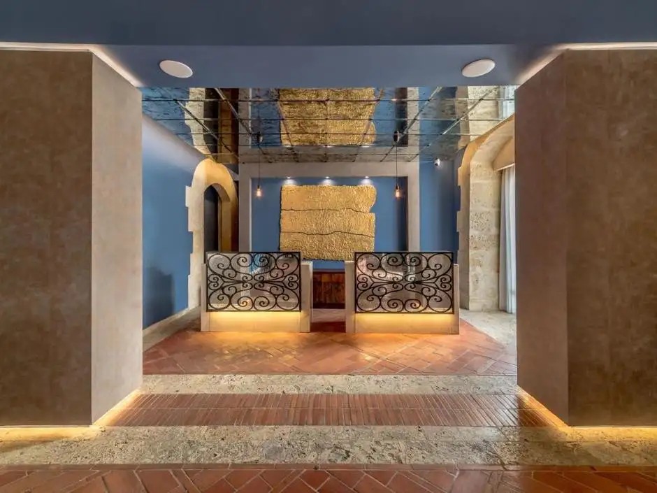 HOSTAL NICOLAS DE OVANDO 