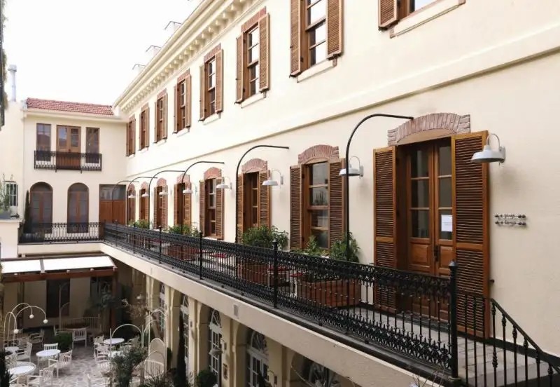 ECOLE ST. PIERRE HOTEL