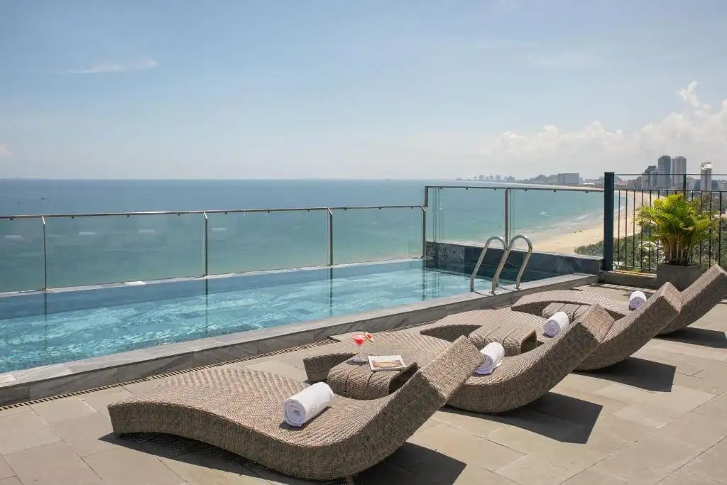 MANGATA BEACHFRONT HOTEL DANANG
