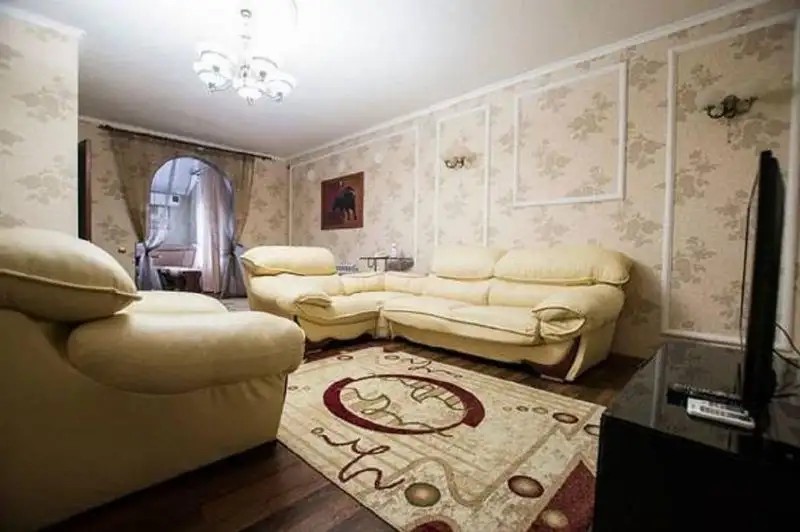 АЛЕКСАНДРОВСКИЙ