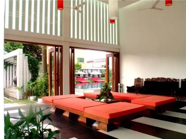 OC BOUTIQUE NEW BUILDING
