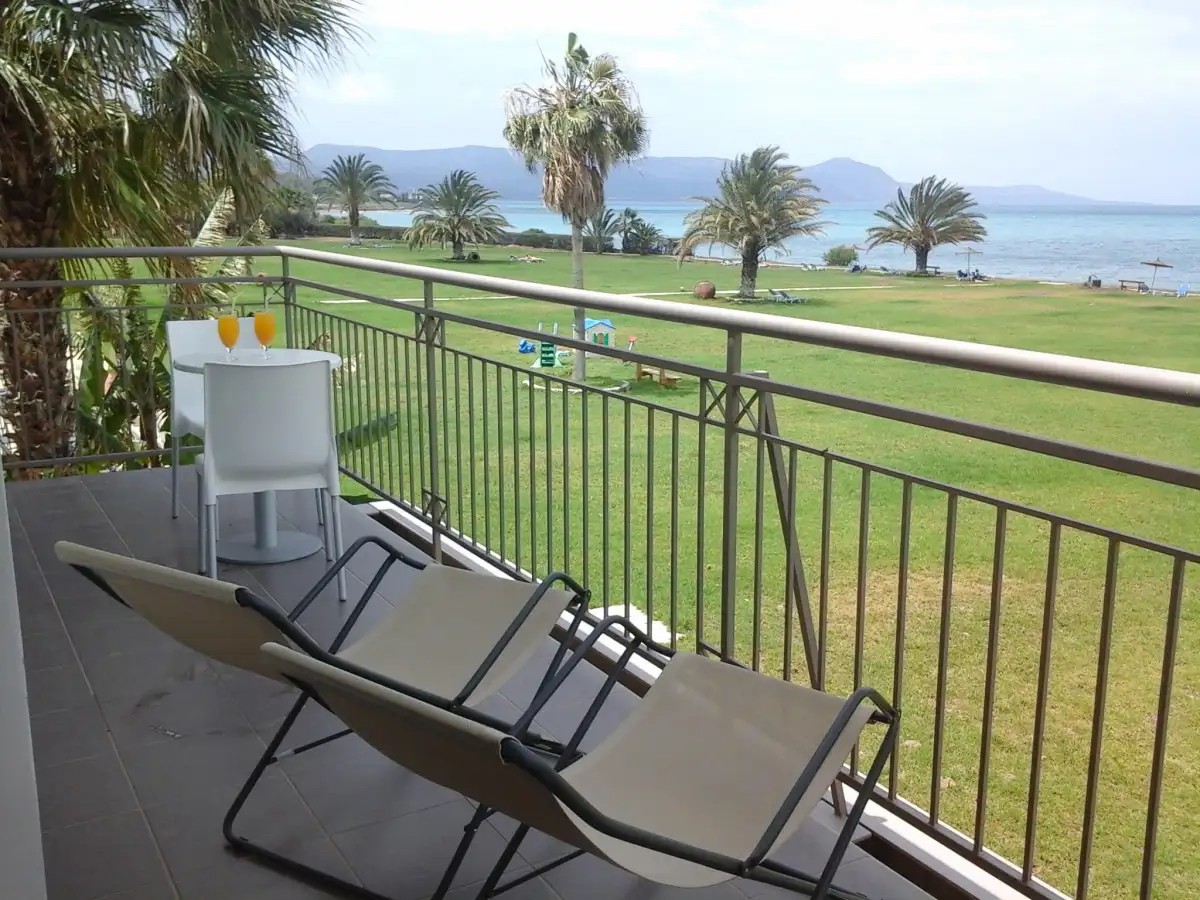 NATURA BEACH HOTEL