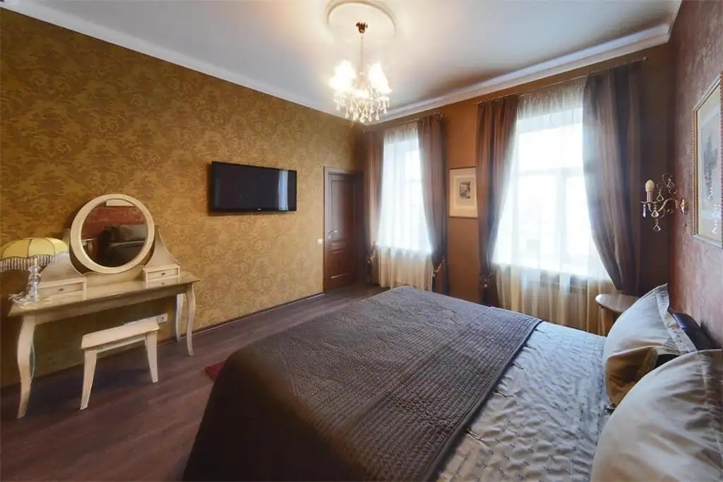 1913 HOTEL