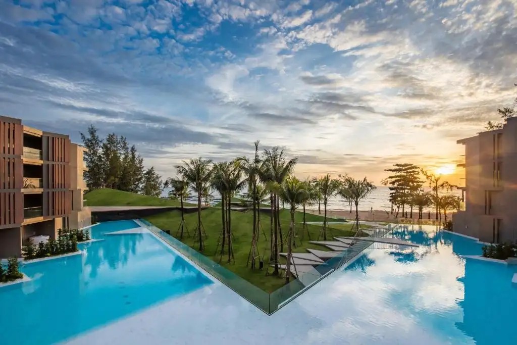 LA VELA KHAO LAK