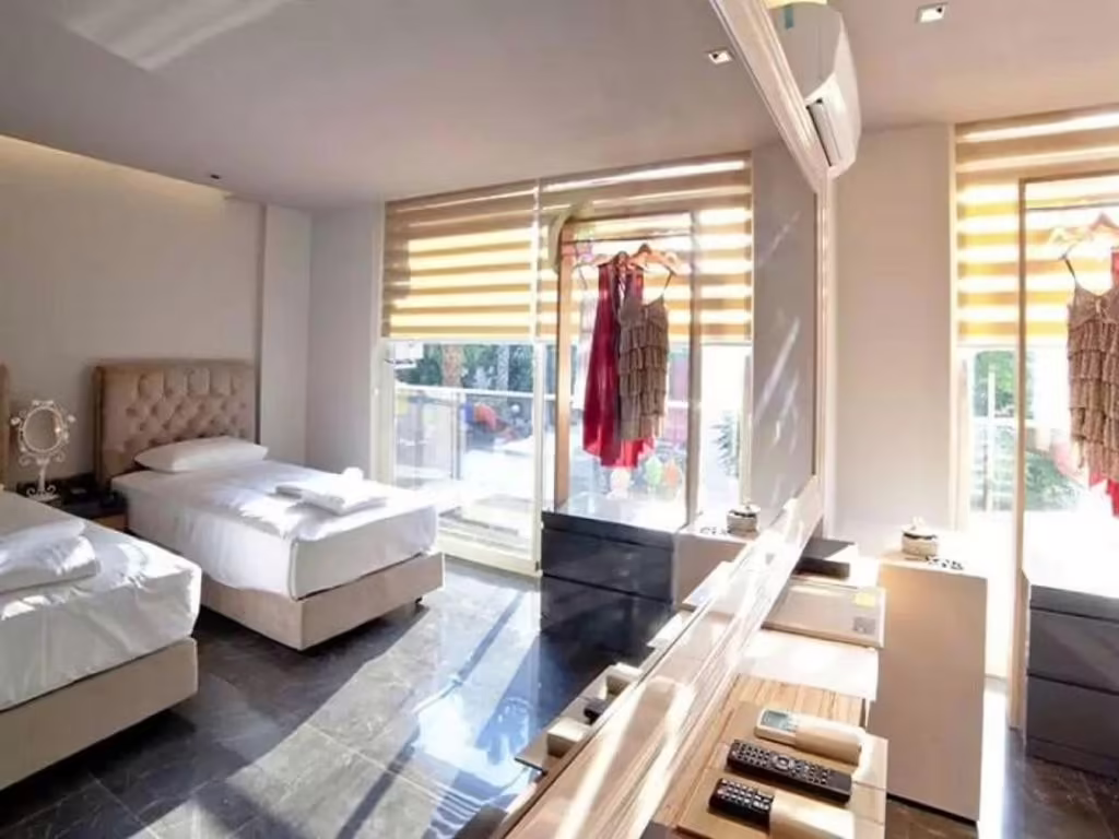 UPPERHOUSE HOTEL