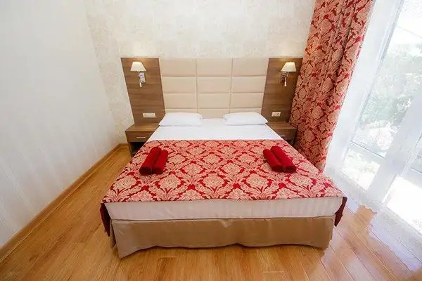 ГРАНАТ ДИВНОМОРСКОЕ