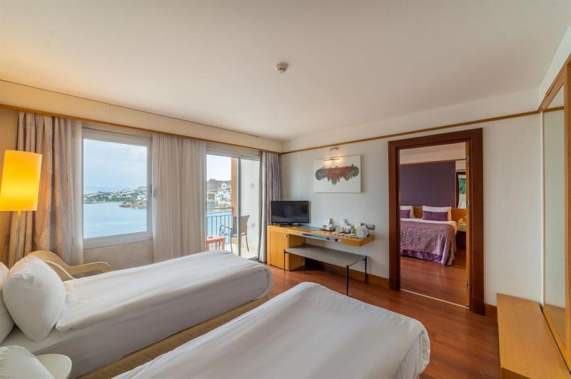 family suite sea view