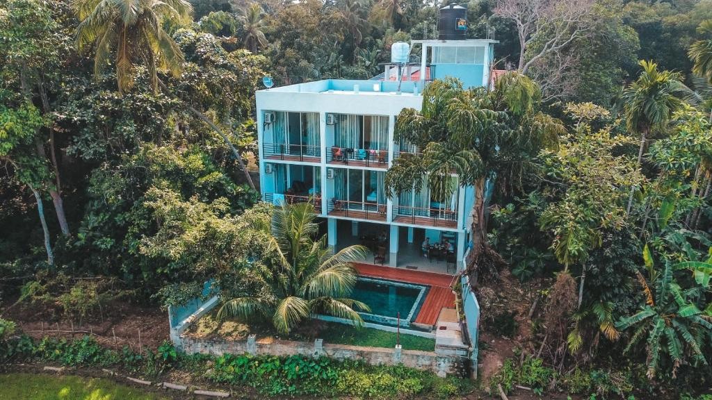 GREEN EDGE VILLA HIKKADUWA