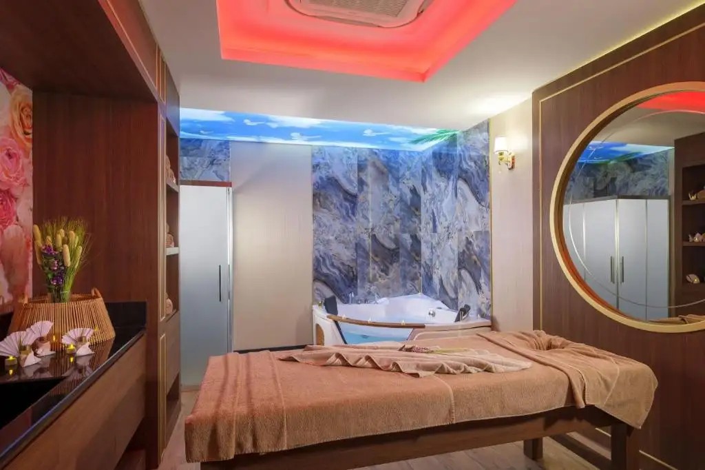 ELYSIUM GREEN SUITE